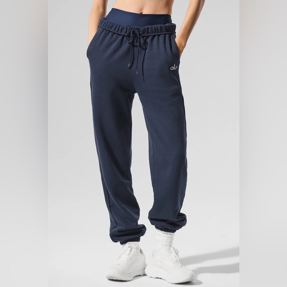 ALO Yoga Accolade Sweatpant Navy (XS) - Picture 2 of 4